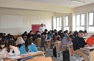 Öğrencilere deneme sınavı desteği