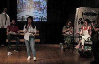 Öğretmenler oynadı, öğrenciler alkışladı