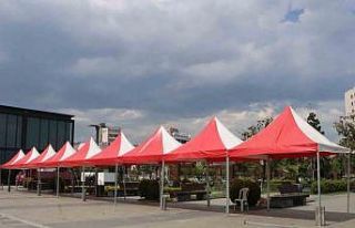 OKAF’23’te tepki çeken çadır rengi yerine ’kırmızı-beyaz’