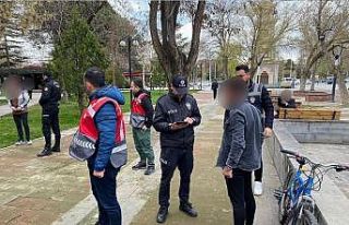 Okul önlerinde polis denetimi