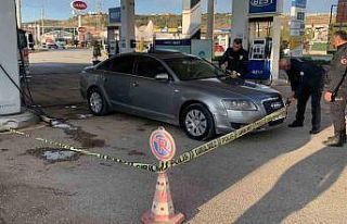 Önce 2 çay ocağını, sonra seyir halindeki aracı...