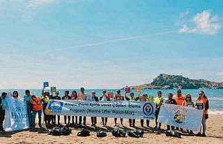 Ortaca Sarıgerme sahilinde çevre temizliği