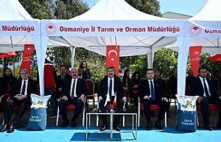 Osmaniye’de depremzede çiftçilere soya tohumu...