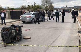 Otomobil, elektrikli bisiklete çarptı: 1 ölü