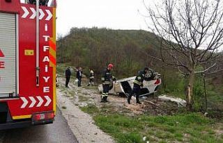 Otomobil takla attı; 2 yaralı
