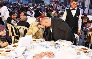 Pehlivan’dan Koyundere’ye pazaryeri, taziye evi...