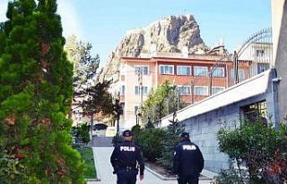 Polis bayramda da mesai mefhumu gözetmeden çalışıyor