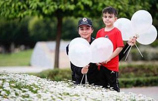Polis çocuklarla langırt oynadı