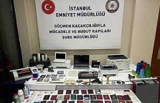 Sahte pasaport imal eden 5 şüpheli yakalandı
