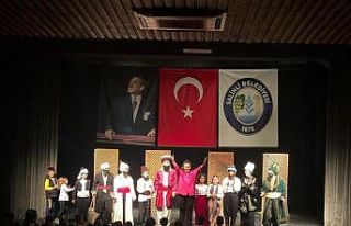 Salihli Belediyesi çocukları ara tatilde Hacivat-Karagöz...