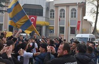 Şampiyon Söğütspor davulla zurnayla karşılandı