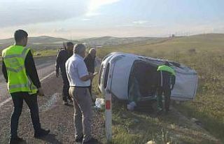 Şarampole devrilen otomobildeki 4 kişi yaralandı