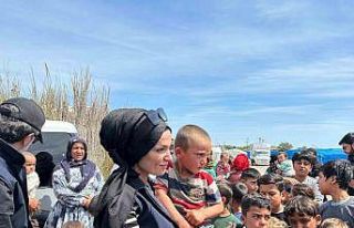 Şehit ailelerinden depremzede 500 çocuğa bayram...