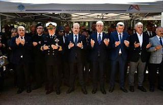 Şehitlikte hüzünlü bayramlaşma