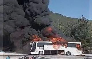 Seyir halindeki otobüs alev alev yandı, facianın...