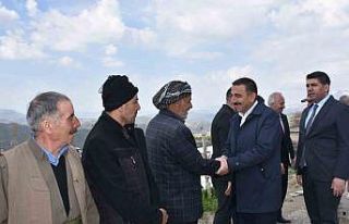 Siirt Valisi Hacıbektaşoğlu, köy köy gezerek...