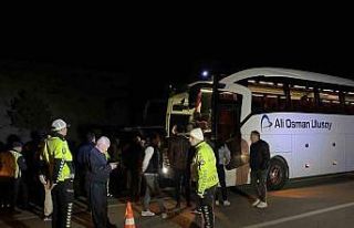 Sinop’ta yolcu otobüsü devrildi: 9 yaralı