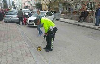 Sokak’ta oynayan çocuğa otomobil çarptı