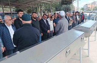 Sulama kanalına devrilen araçta hayatını kaybeden...