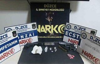 Şüpheli araçtan uyuşturucu çıktı