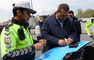 Taksim Meydanı’nda ticari taksilere denetim