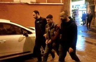 Taksim’de bıçaklanarak gasp edilen genç dehşet...