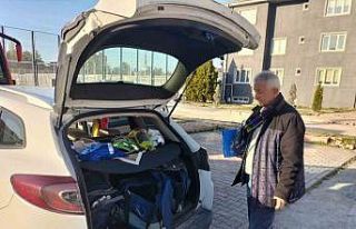 Tarihi spor kulübünü arabasının bagajında yaşatıyor