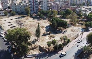 Tarsus’a kent meydanı kazandırılıyor