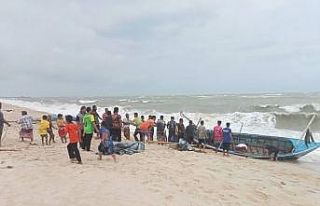 Tayland’da balıkçı tekneleri alabora oldu: 1...