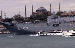 TCG Anadolu, İstanbul Boğazı’nda seyretti