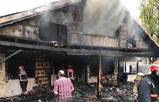 Tek katlı ev ve barakada çıkan yangın söndürüldü