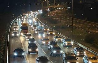 TEM Otoyolu’nda trafik durdu: Araç kuyruğu 25...