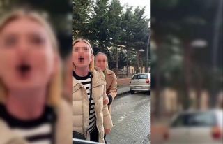 Ters yöne girdi, yol verilmeyince aracı tekmeledi