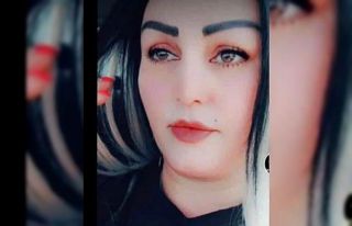 Ticari taksi ile otomobil kafa kafaya çarpıştı:...