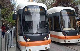 Tramvay seferleri durdu, bayram ziyaretleri yarıda...