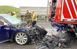 Tuzla’da kazaya müdahale eden itfaiye ve sağlıkçılara...