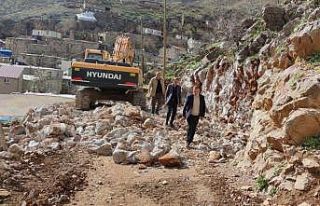 Uludere’de yeni yol açma çalışmaları başladı