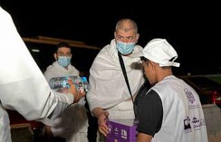 Umrecilere sahur ve iftar