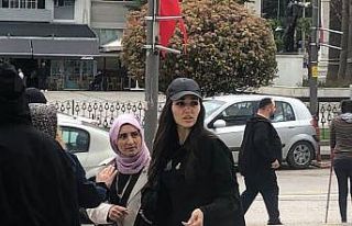 Ünlü oyuncu Hande Erçel Bandırma’da dedesinin...