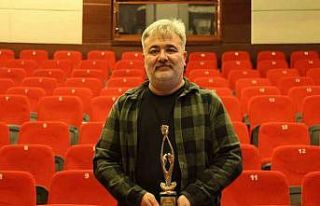 Uşak Şehir Tiyatrosu’na gururlandıran ödül