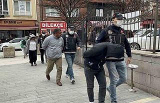 Uyuşturucu operasyonunda yakalanan 4 şüpheliden...