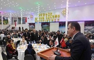 Vali Akbıyık bin kişi ile iftar açtı
