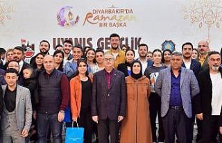 Vali Ali İhsan Su, gençlerle iftar yaptı