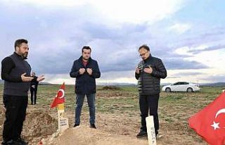 Vali Kızılkaya depremde hayatını kaybeden vatandaşların...