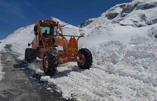 Van- Bahçesaray yolunda genişletme çalışmaları...