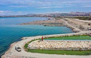 Van Gölü’nden 880 bin metreküp dip çamuru ve...