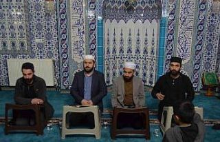 Vartolular Kadir Gecesi’nde camilere akın etti