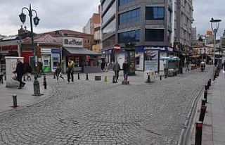 Yağmur yağdı, çarşı sokakları bomboş kaldı