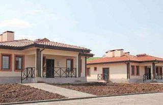 Yapımı tamamlanan köy evlerini Cumhurbaşkanı...