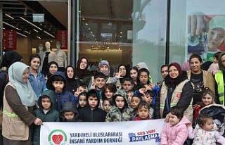 Yardım derneği Diyarbakır’da depremzede çocukları...